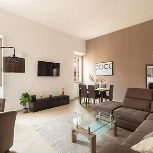 Residenza Piazza Di Spagna Apartment